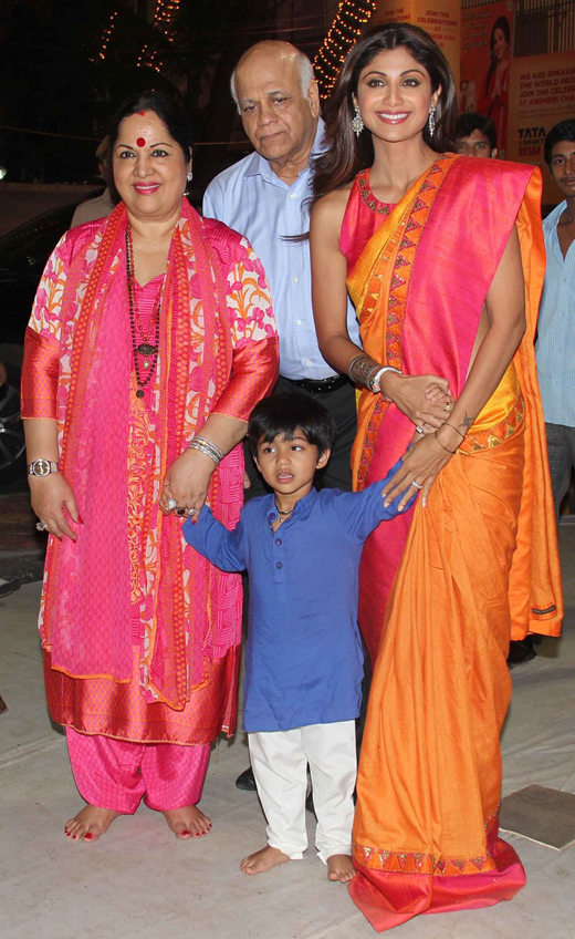Shilpa shetty visit ganesh pendals
